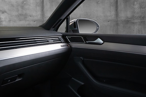 Volkswagen Passat Alltrack 14 of 23