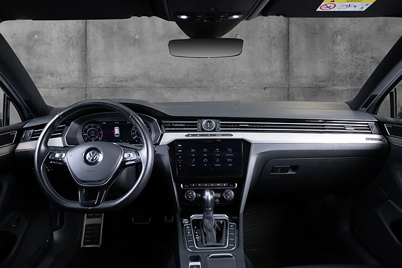 Volkswagen Passat Alltrack 8 of 23