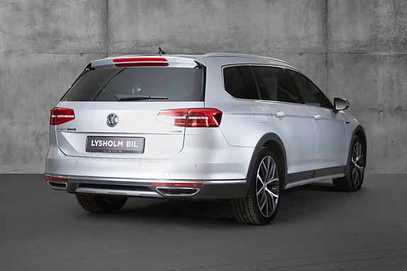 Volkswagen Passat Alltrack 5 of 23