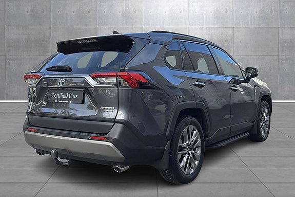 Toyota RAV4 5 of 19