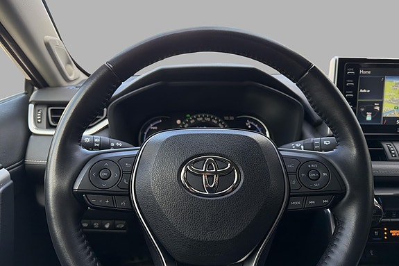 Toyota RAV4 11 of 19