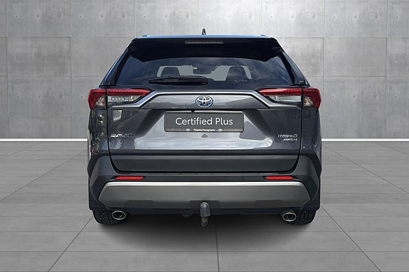 Toyota RAV4 4 of 19