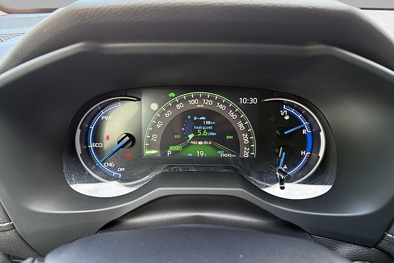 Toyota RAV4 12 of 19