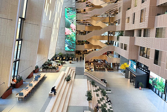 Hovedkontor, Construction City