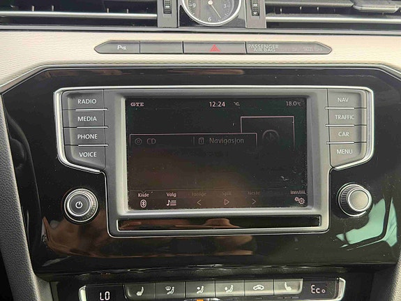 Volkswagen Passat 22 of 29