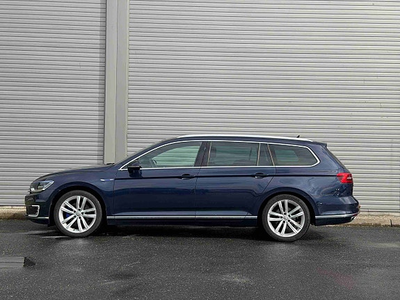 Volkswagen Passat 6 of 29