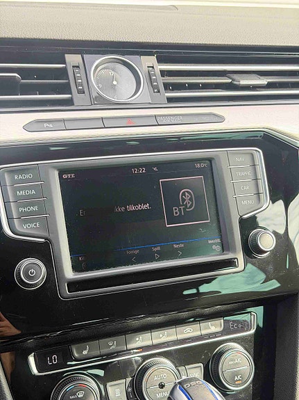 Volkswagen Passat 17 of 29