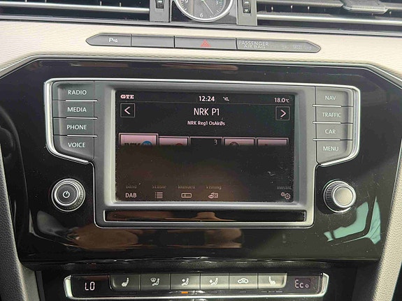 Volkswagen Passat 20 of 29