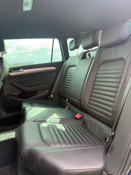 Volkswagen Passat 12 of 29