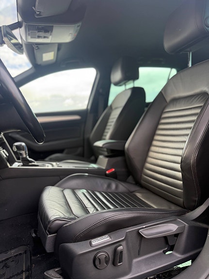 Volkswagen Passat 13 of 29