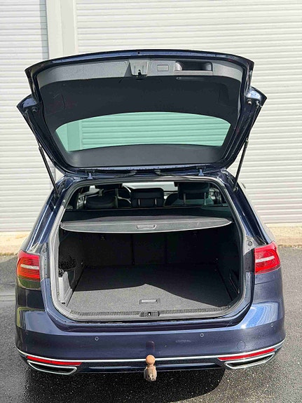Volkswagen Passat 11 of 29