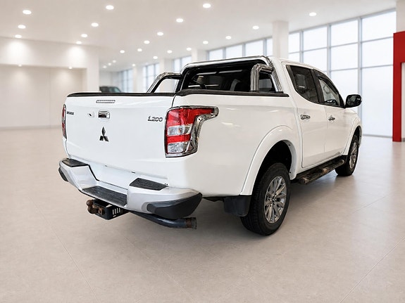 Mitsubishi L200 4 of 18