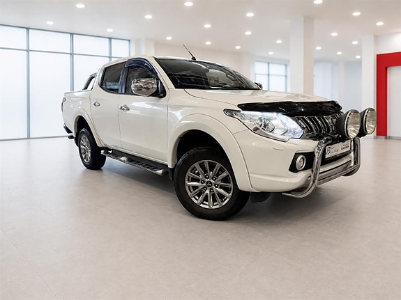 Mitsubishi L200 2 of 18