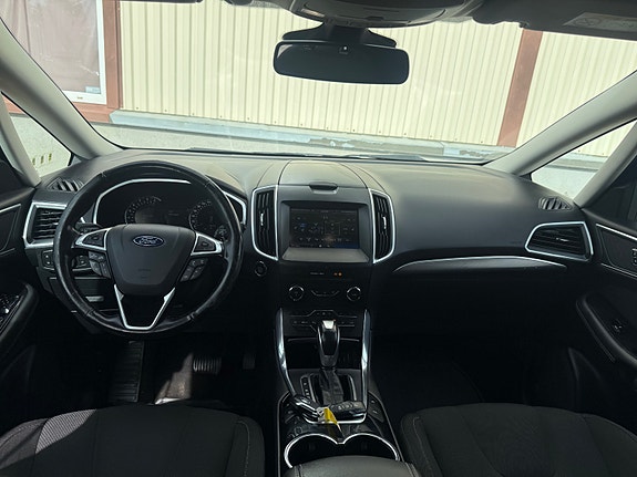 Ford S-MAX 27 of 30