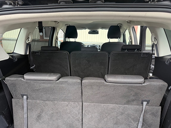 Ford S-MAX 28 of 30