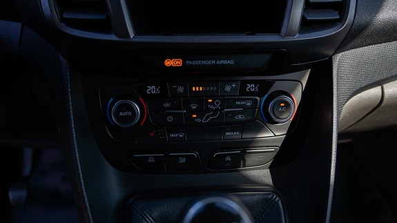 Ford Transit Connect 7 of 12