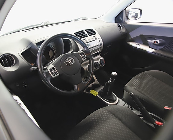 Toyota Urban Cruiser 12 of 26