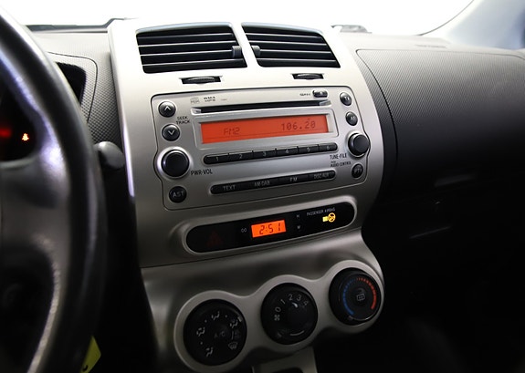 Toyota Urban Cruiser 17 of 26