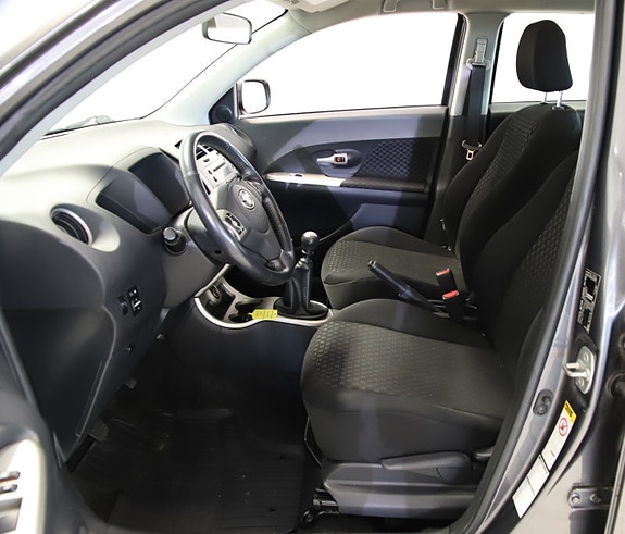 Toyota Urban Cruiser 21 of 26