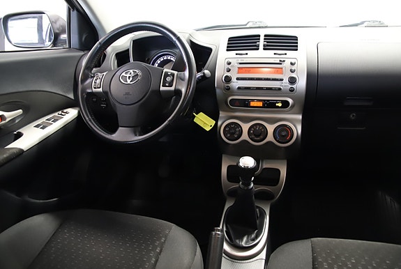 Toyota Urban Cruiser 13 of 26