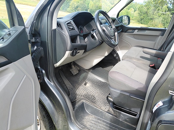 Volkswagen Transporter 13 of 30