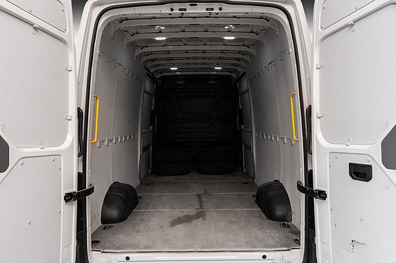 Volkswagen Crafter 9 of 25