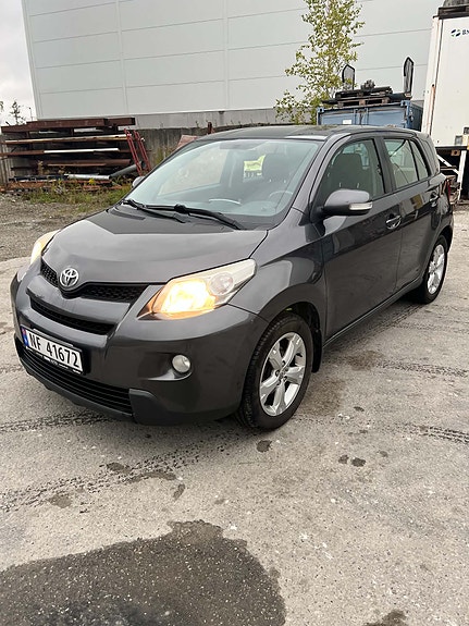 Toyota Urban Cruiser 2 of 20
