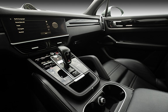 Porsche Cayenne 20 of 30