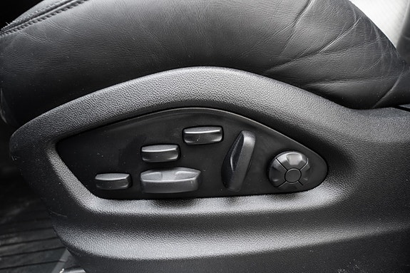 Porsche Cayenne 30 of 30