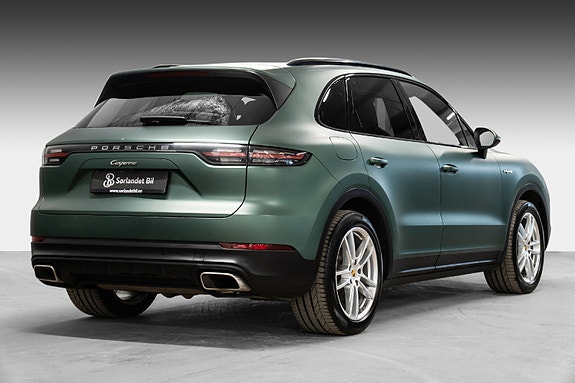 Porsche Cayenne 7 of 30