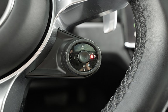 Porsche Cayenne 25 of 30
