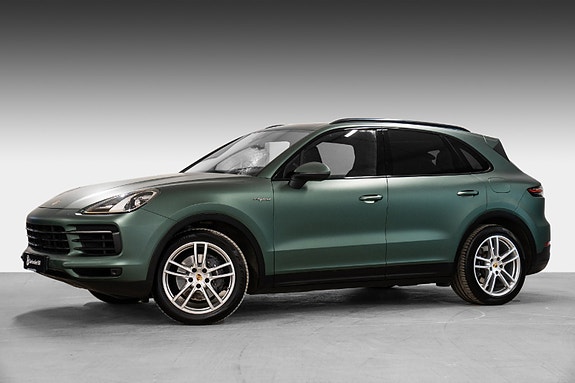 Porsche Cayenne 3 of 30
