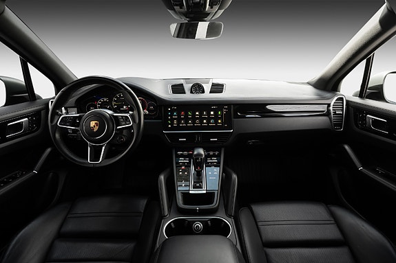 Porsche Cayenne 13 of 30