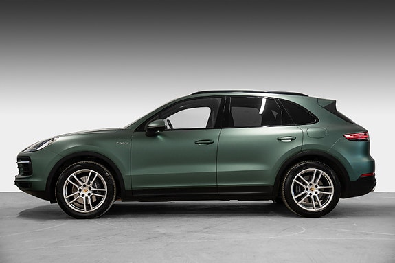Porsche Cayenne 4 of 30