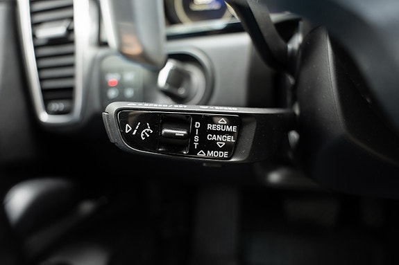 Porsche Cayenne 24 of 30