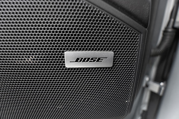 Porsche Cayenne 29 of 30