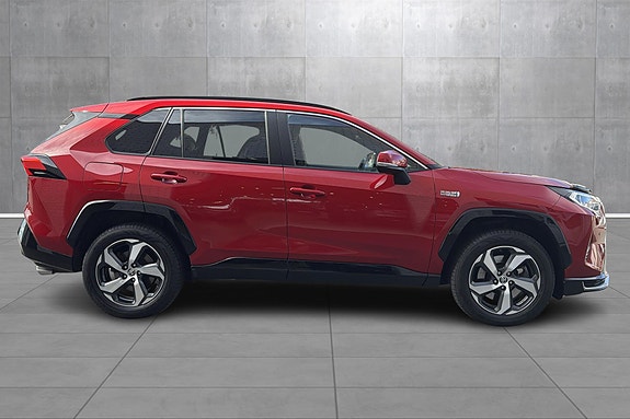 Toyota RAV4 6 of 19