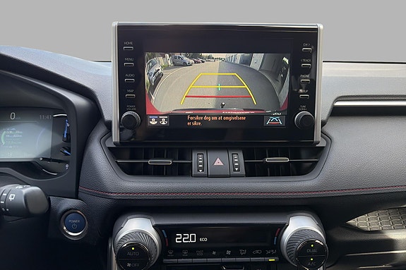 Toyota RAV4 14 of 19