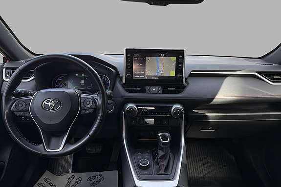 Toyota RAV4 9 of 19