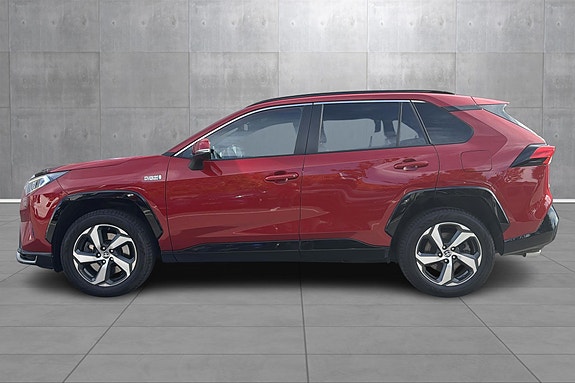 Toyota RAV4 2 of 19