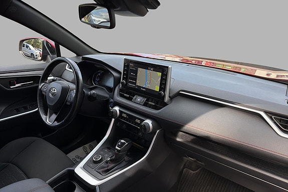 Toyota RAV4 15 of 19