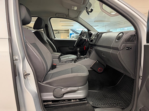 Volkswagen Amarok 10 of 30