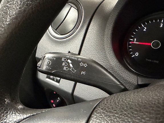 Volkswagen Amarok 21 of 30