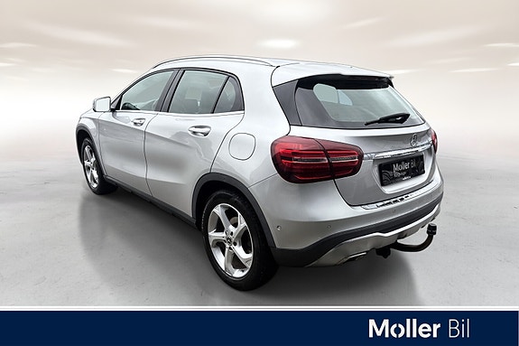 Mercedes-Benz GLA180 7 of 26