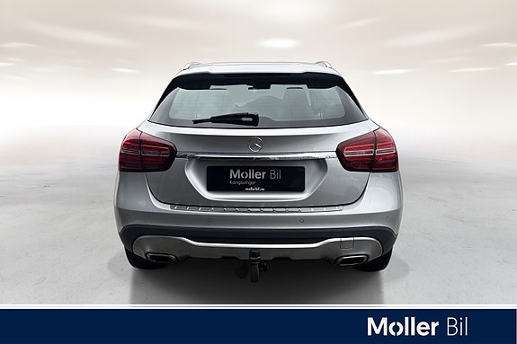 Mercedes-Benz GLA180 6 of 26