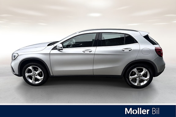 Mercedes-Benz GLA180 8 of 26