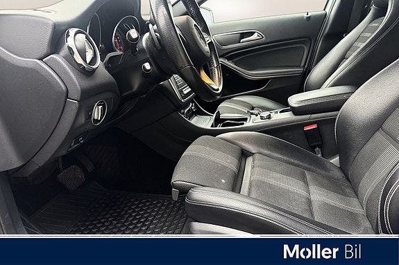 Mercedes-Benz GLA180 10 of 26