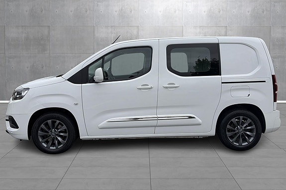 Toyota Proace City 2 of 19