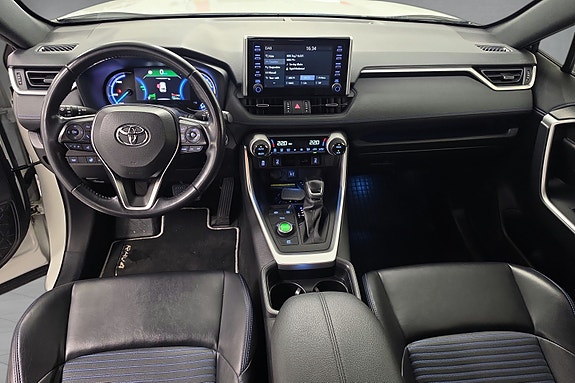 Toyota RAV4 16 of 17