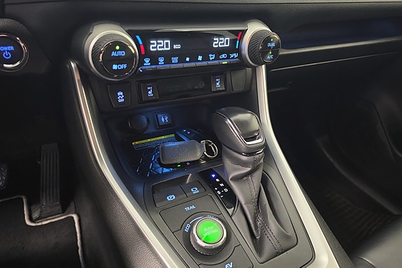 Toyota RAV4 14 of 17